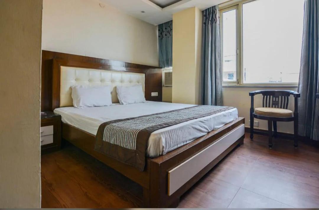 Hotel Opulence Pathānkot Szoba fotó